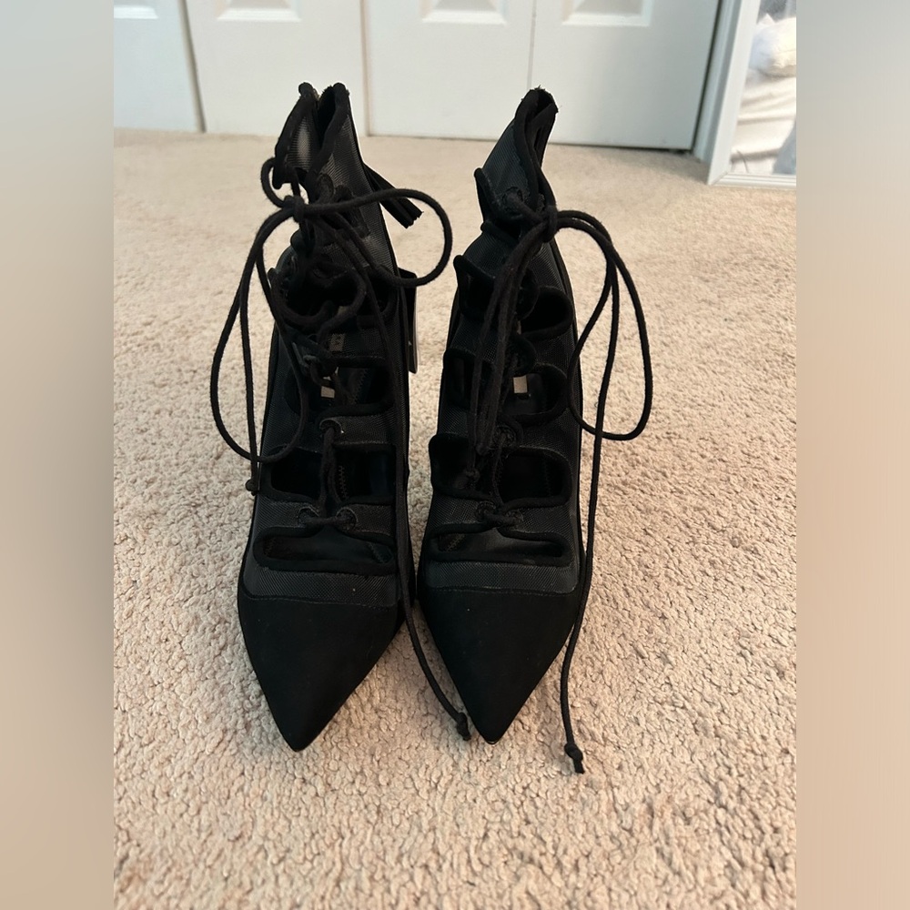 NWT Beautiful Zara Black Lace Up Pointed Toe Heels in Size 36 or 6